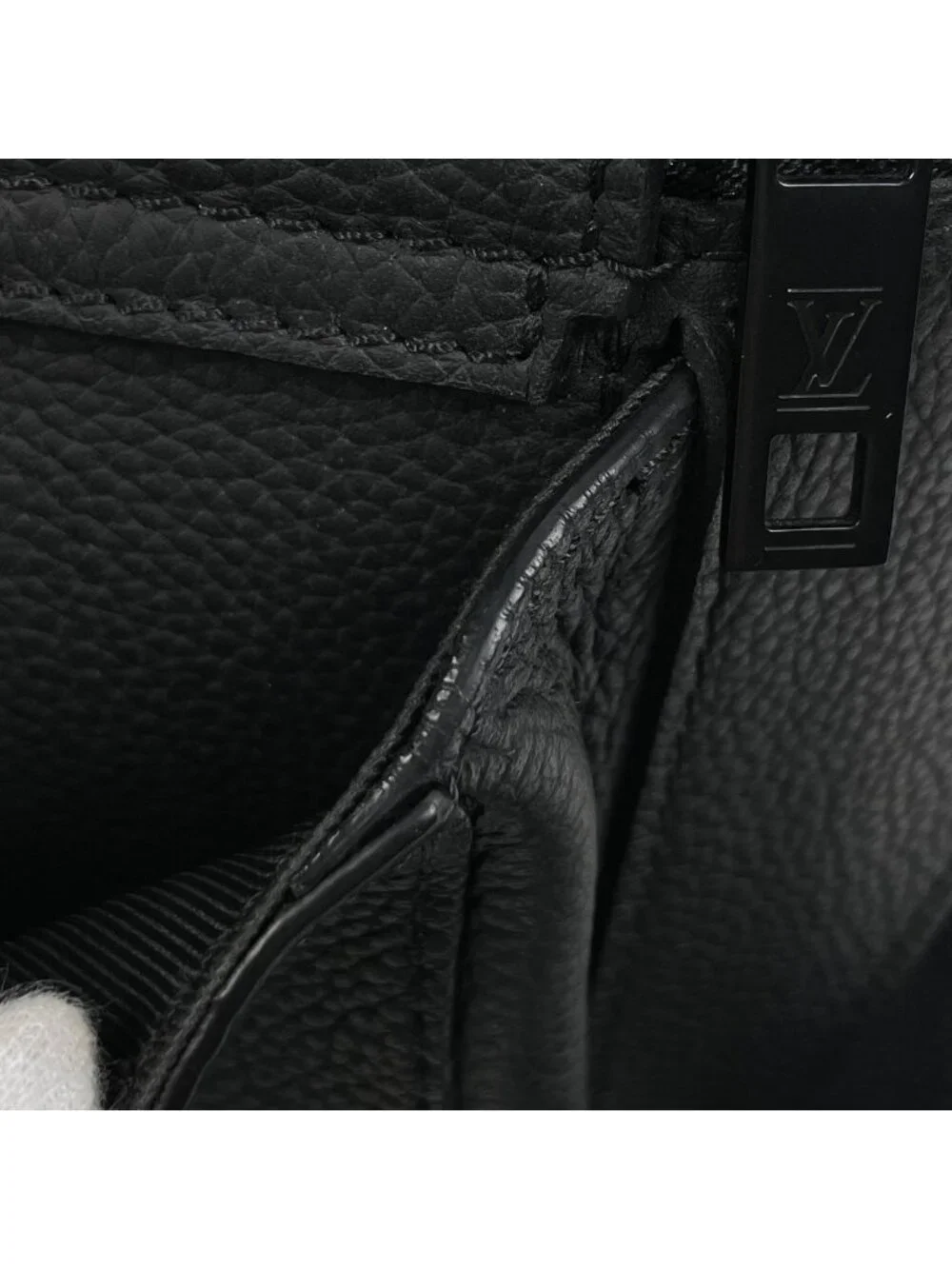 Louis Vuitton Takeoff Sling LV Aerogram Shoulder Bag Leather Noir